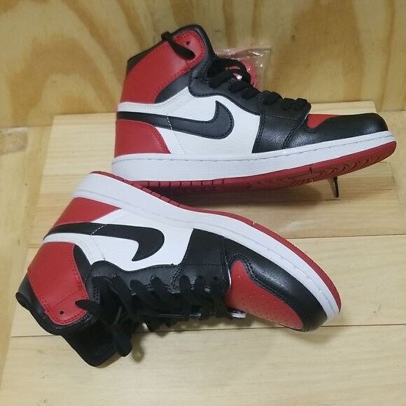 Nike Air Jordan 1 Mid Bred Toe White Fire Red  Wmn's size 7 - Picture 4 of 9